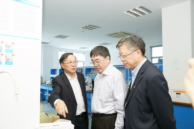 国家卫生健康委员会科教司司长杨青一行来我院