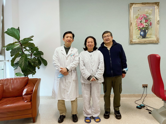 温州都市报差之毫厘人工晶体偏了一点点妙手复位温医医生吴荣瀚真棒