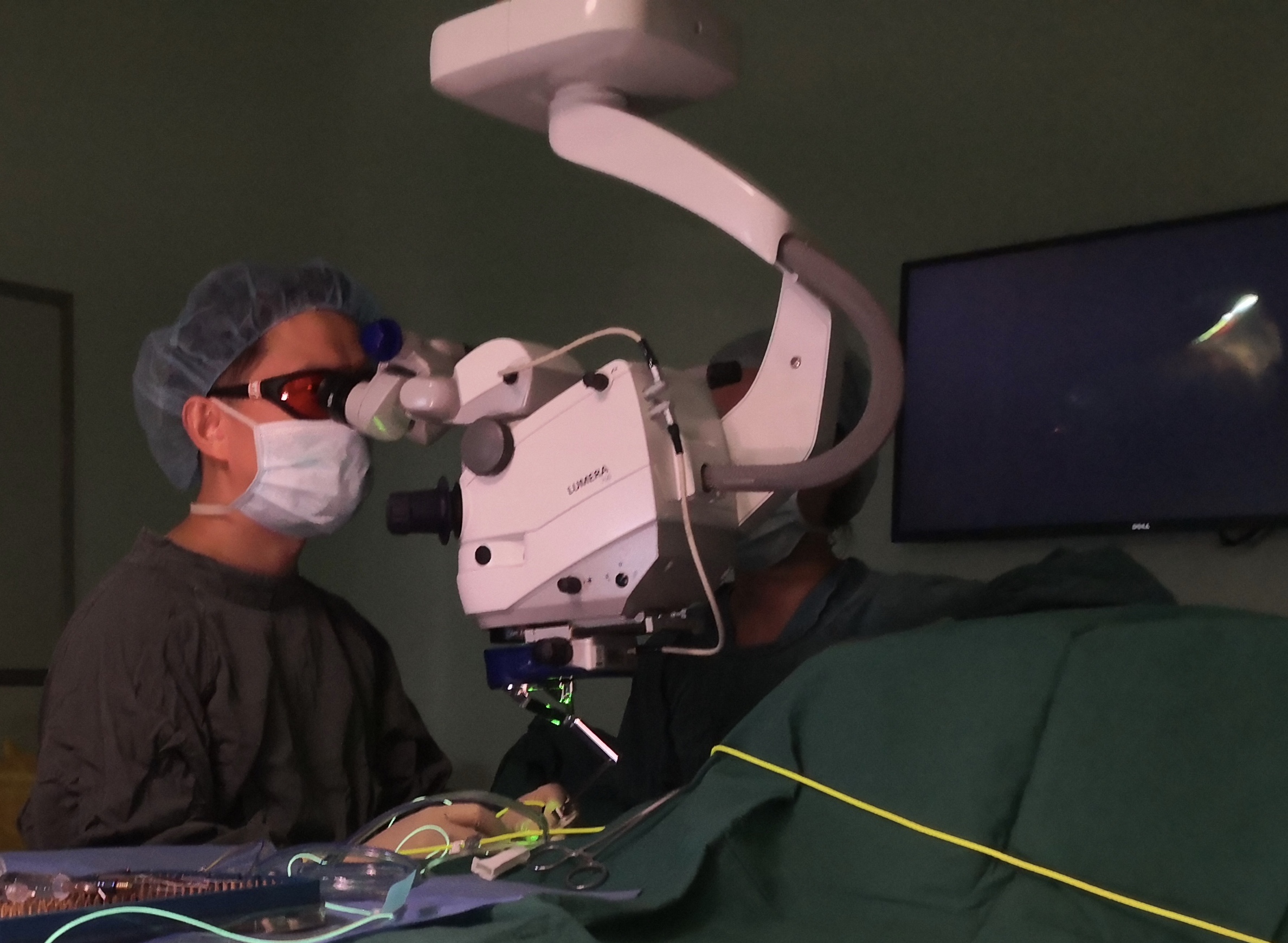 媒体报道温州都市报温医大吴荣瀚医生蛮拼的14小时连做26台手术